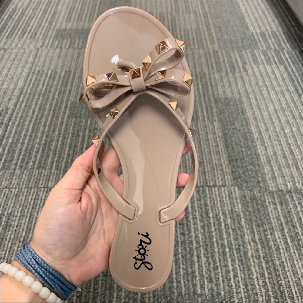 Super cute Studded Sandal - Picture 2 of 4